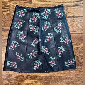 Club Monaco floral embroidered skirt size 0